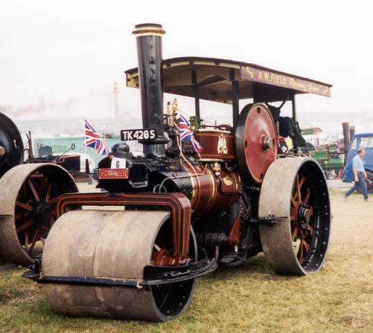 1930 Fowler 5 nhp 8 ton Roller - Fippeny Queen
