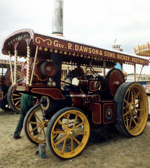 1915 4 nhp compound, overhead slide valve, showmans steam tractor - Endeavour 
